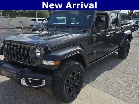 Used 2024 Jeep Gladiator Sport image 1