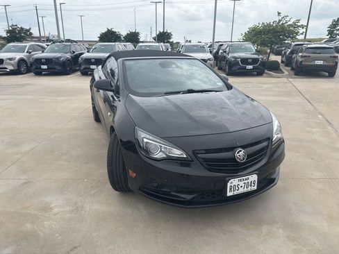 Used 2019 Buick Cascada Sport Touring w/ Dark Effects Package FWD image 4