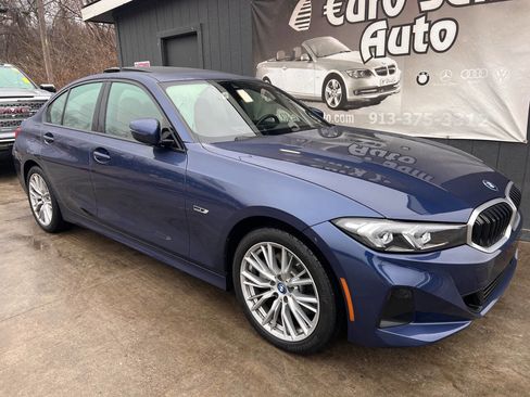 Used 2023 BMW 330e xDrive w/ Premium Package image 11
