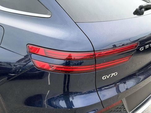 Certified 2025 Genesis GV70 2.5T AWD/4WD image 8