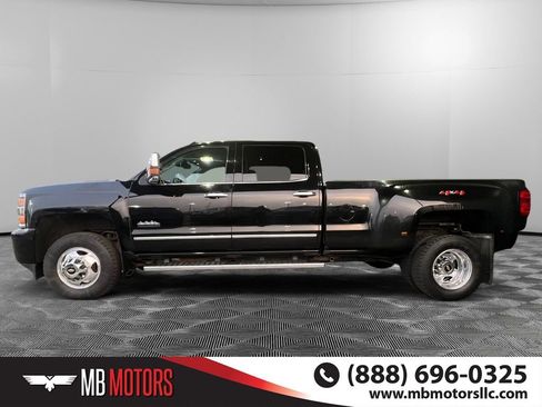 Used 2019 Chevrolet Silverado 3500 High Country image 8