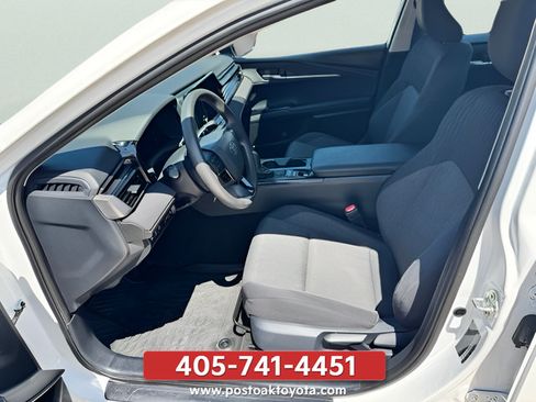 Used 2025 Toyota Camry LE FWD image 13