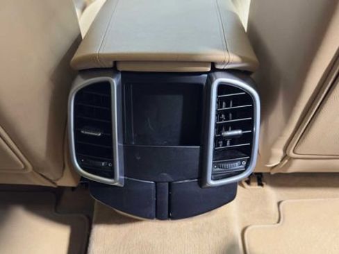 Used 2016 Porsche Cayenne AWD/4WD image 15