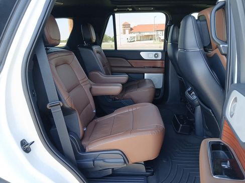 Used 2024 Lincoln Navigator Reserve AWD/4WD image 63