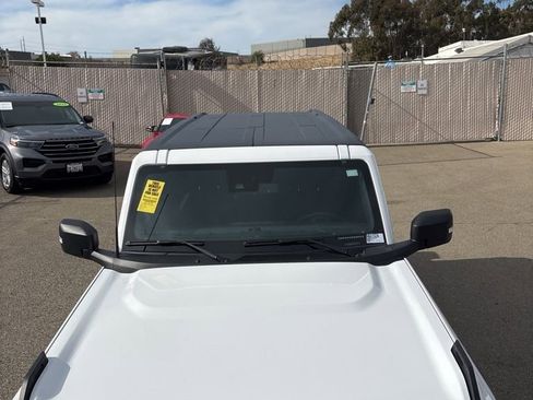 Used 2024 Ford Bronco Badlands image 9