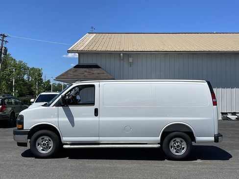Used 2025 GMC Savana 2500 w/ Driver Convenience Package RWD image 6