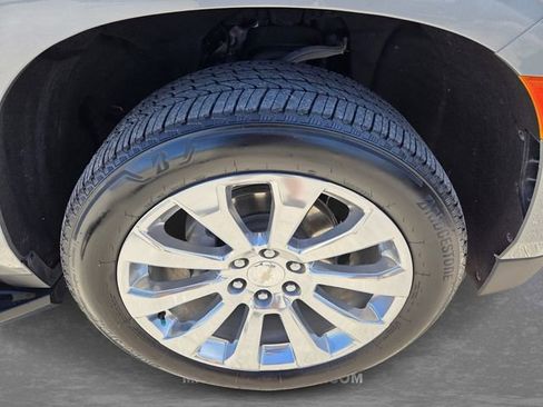 Used 2024 Chevrolet Suburban Premier image 9