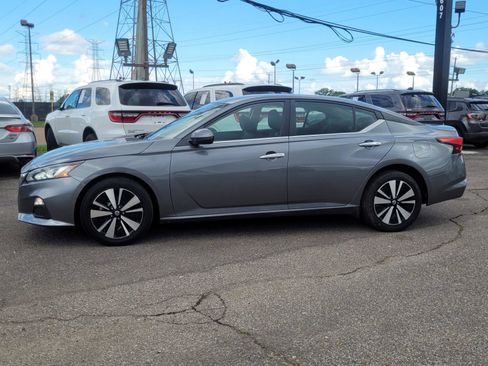 Used 2022 Nissan Altima 2.5 SV FWD image 9