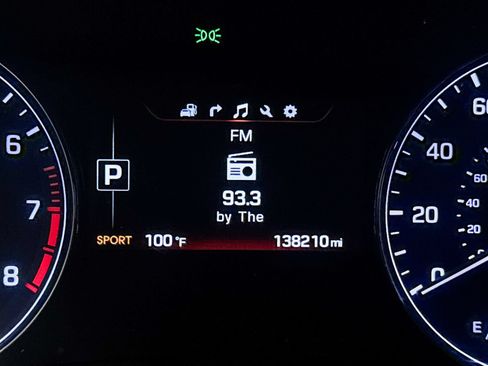 Used 2016 Hyundai Genesis 3.8 RWD image 8