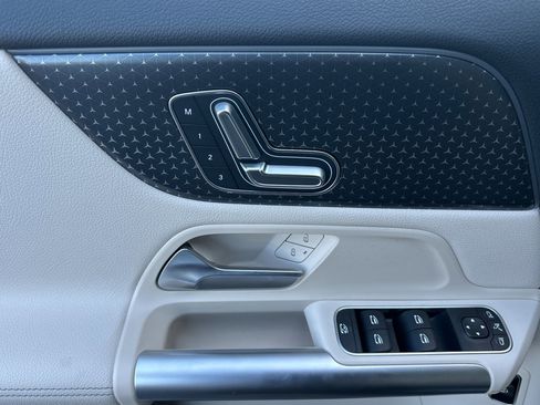 Certified 2025 Mercedes-Benz GLA 250 4MATIC image 11