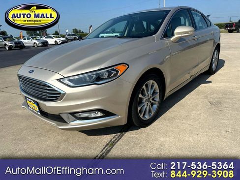 Used 2017 Ford Fusion SE w/ Fusion SE Technology Package image 1