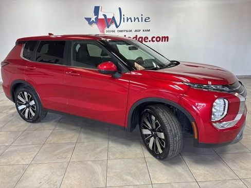 Used 2025 Mitsubishi Outlander SE FWD image 6
