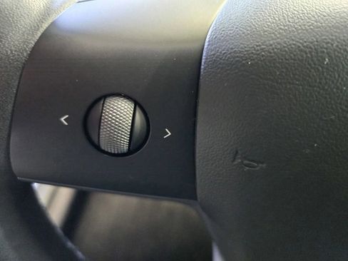 Used 2021 Tesla Model Y Long Range AWD/4WD image 15