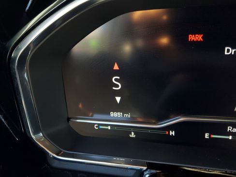 Used 2024 Chevrolet Silverado 1500 LT Trail Boss w/ Convenience Package II image 25