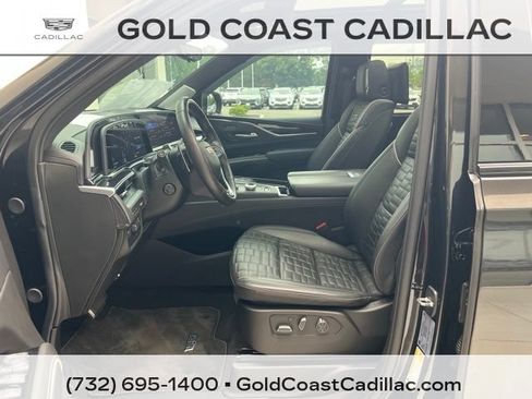 Certified 2024 Cadillac Escalade V w/ LPO, ONYX Package AWD/4WD image 22
