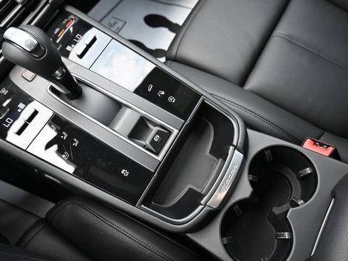 Used 2026 Porsche Macan AWD/4WD image 29