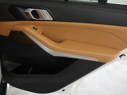 Used 2022 BMW X5 xDrive45e w/ Executive Package image 32