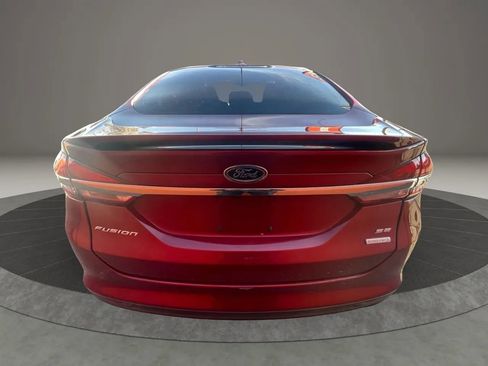 Used 2017 Ford Fusion SE w/ Equipment Group 201A image 4