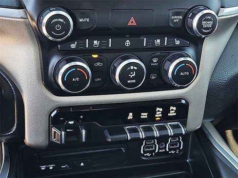 Certified 2019 RAM 1500 Laramie image 28