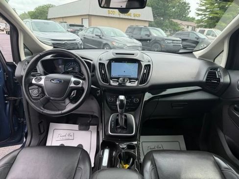 Used 2018 Ford C-MAX Titanium FWD image 2