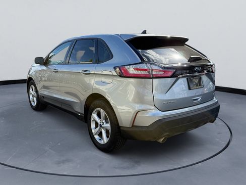 Used 2020 Ford Edge SE image 6