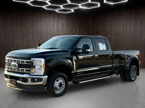 Used 2023 Ford F350 XLT AWD/4WD image 4