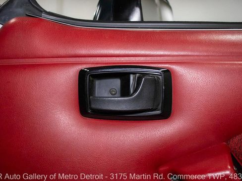 Used 1990 Ford Mustang GT image 38