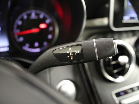 Used 2019 Mercedes-Benz GLC 300 4MATIC image 20