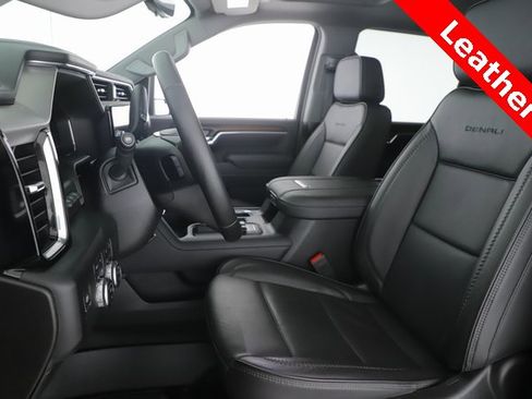 Used 2025 GMC Sierra 2500 Denali image 17