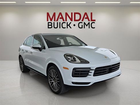 Used 2023 Porsche Cayenne image 4