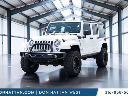 Used 2017 Jeep Wrangler Unlimited Sahara w/ Connectivity Group AWD/4WD image 18