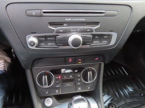 Used 2018 Audi Q3 2.0T Premium w/ Convenience Package image 28