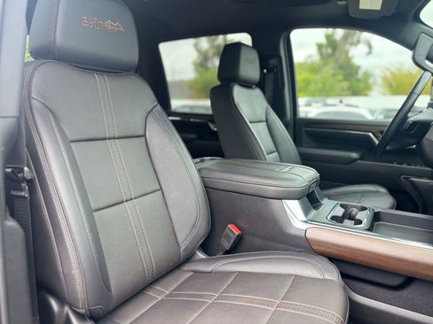 Used 2024 Chevrolet Silverado 2500 High Country w/ Technology Package image 18