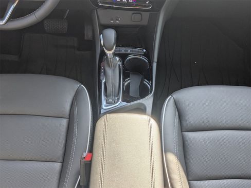 Used 2025 Buick Encore GX Avenir w/ Avenir Technology Package image 21