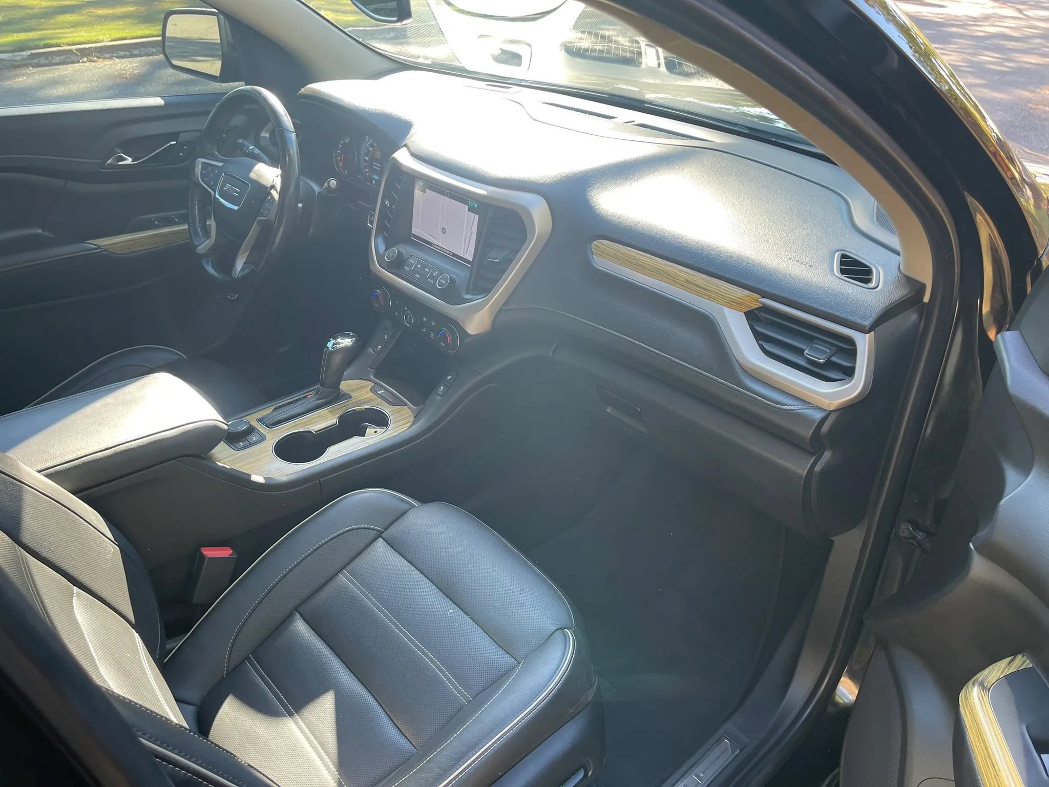 Used 2019 GMC Acadia Denali AWD/4WD image 14