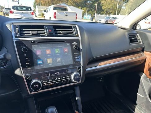 Used 2018 Subaru Outback 3.6R Touring w/ Popular Package #3 image 17
