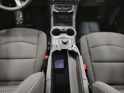 Used 2024 GMC Terrain SLE image 18