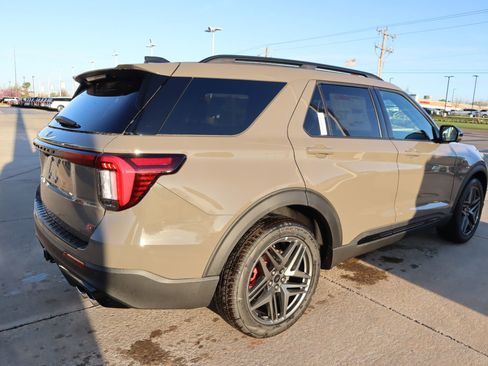 New 2026 Ford Explorer ST w/ Sun And Sound Package image 25