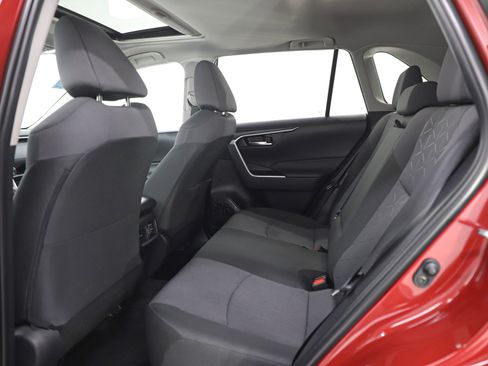 Used 2025 Toyota RAV4 XLE w/ Convenience Package image 15