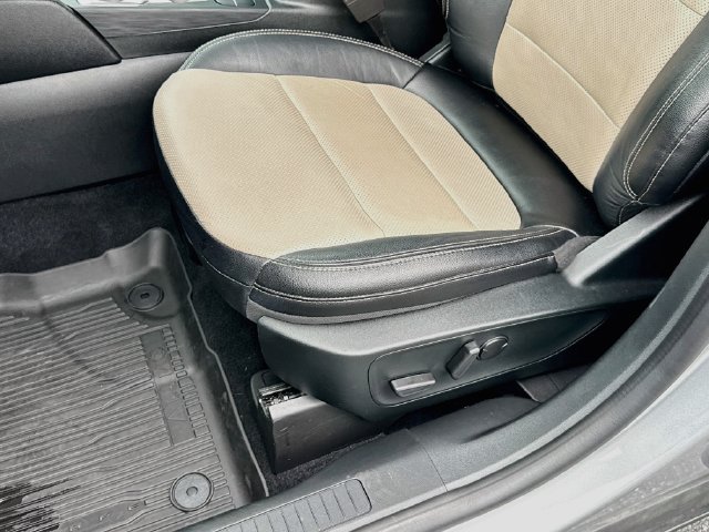Certified 2022 Ford Escape Titanium w/ Titanium Elite Package AWD/4WD image 23