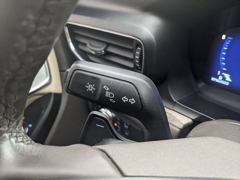 Used 2020 Ford Explorer Platinum w/ Premium Technology Package image 58