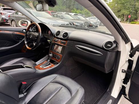 Used 2008 Mercedes-Benz CLK 350 Coupe image 21
