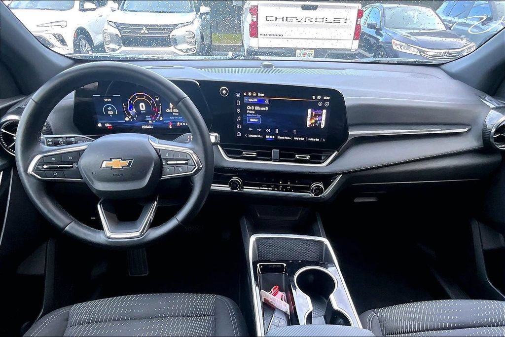 Used 2025 Chevrolet Equinox LT FWD image 7