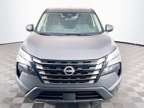 Used 2024 Nissan Rogue SV AWD/4WD image 3