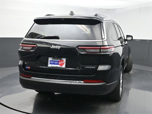 Used 2022 Jeep Grand Cherokee L Limited w/ Luxury Tech Group II image 47