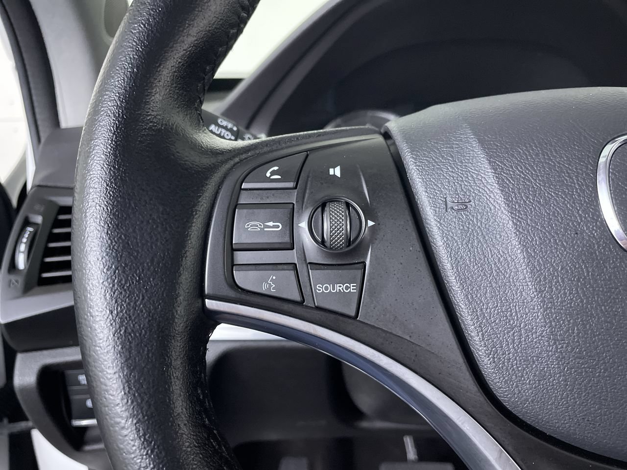 Used 2020 Acura MDX SH-AWD image 30