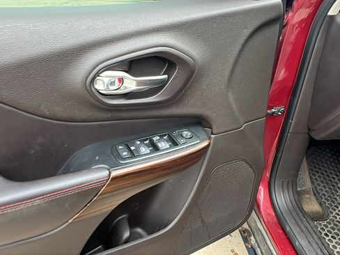 Used 2014 Jeep Cherokee Trailhawk w/ Technology Group image 15