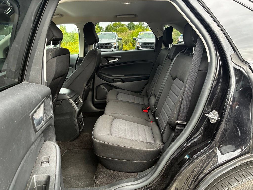 Used 2020 Ford Edge SE AWD/4WD image 16