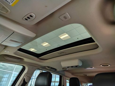 Used 2020 Dodge Journey Crossroad w/ Popular Equipment Group image 11