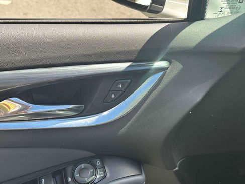 Used 2022 Buick Enclave Essence w/ Experience Buick Package image 19